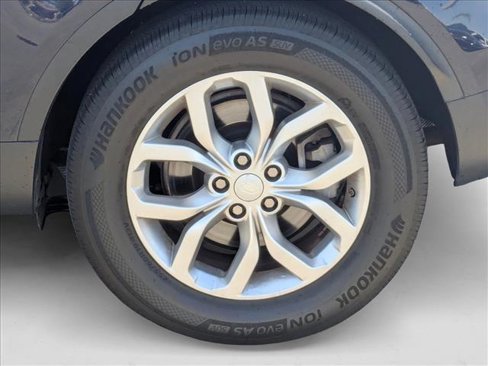 Used 2019 Land Rover Discovery SE image 23