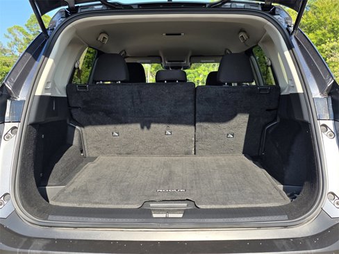 Used 2023 Nissan Rogue S image 23