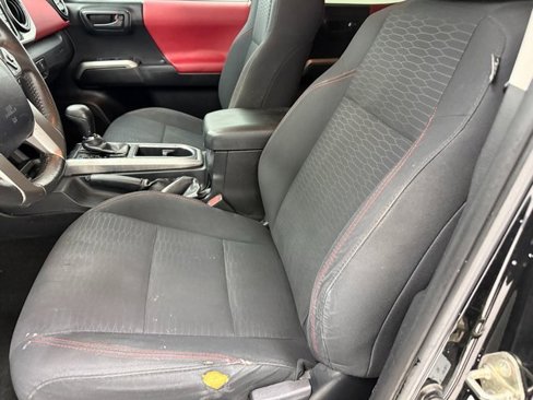 Used 2017 Toyota Tacoma SR5 image 24