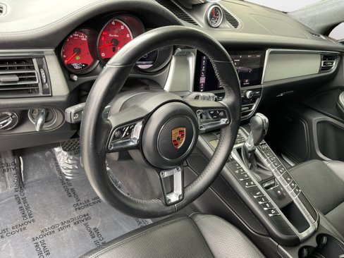 Used 2020 Porsche Macan Turbo image 10
