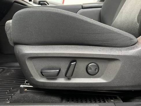 Used 2024 Nissan Rogue SV image 10