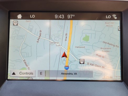 Used 2019 Ford Edge Titanium image 22