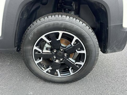 Used 2023 Jeep Renegade Latitude w/ Sun/Sound Group image 8