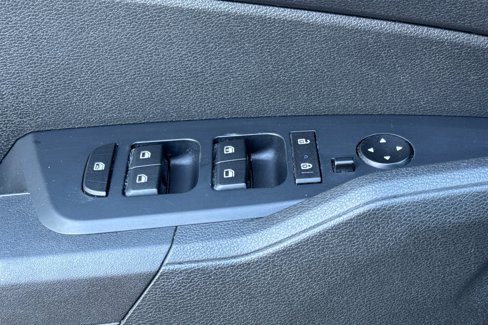Used 2023 Kia Sportage LX image 12