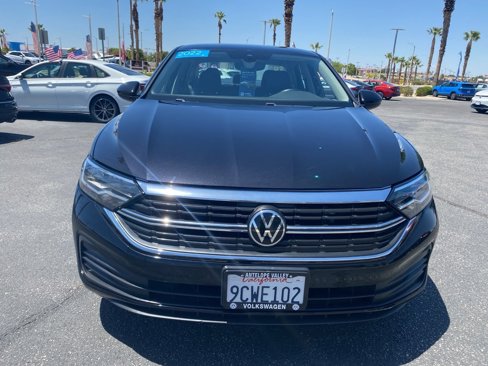 Certified 2022 Volkswagen Jetta SE image 2