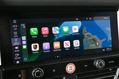 Certified 2024 Porsche Macan image 13