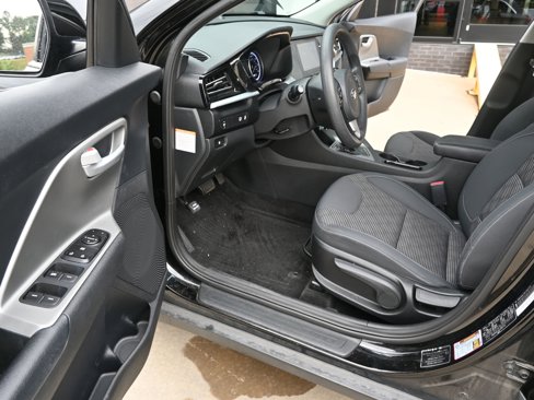 Used 2020 Kia Niro LX image 20