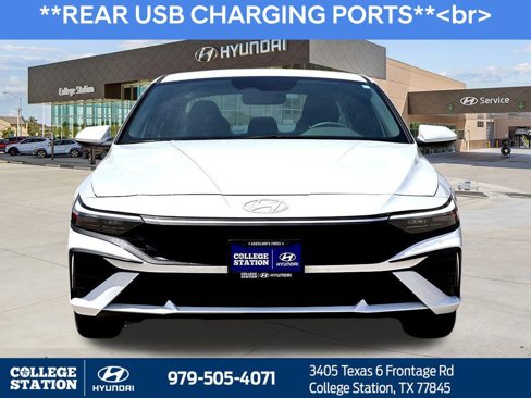 Used 2025 Hyundai Elantra SE w/ Cargo Package image 9