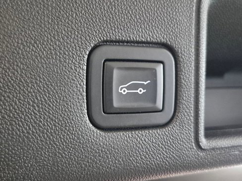 Used 2018 GMC Terrain Denali w/ Advanced Safety Package image 5