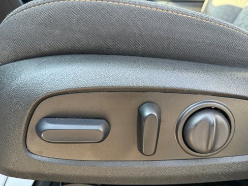 Used 2023 Chevrolet Equinox LT w/ LPO, Floor Liner Package image 15