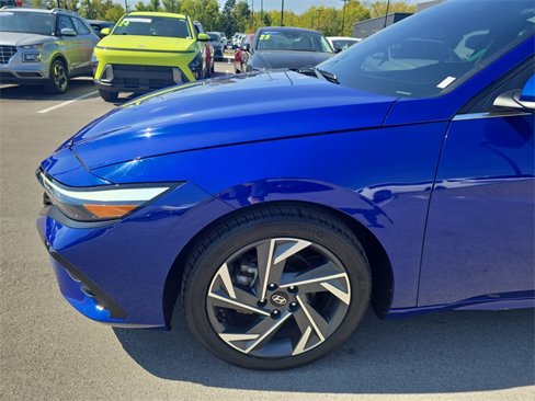 Used 2024 Hyundai Elantra SEL w/ Convenience Package image 10