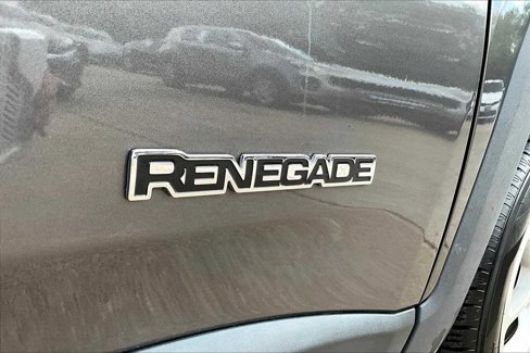 Used 2018 Jeep Renegade Latitude image 9