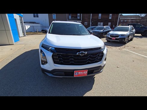 New 2025 Chevrolet Equinox LT w/ Safety and Technology Package image 3