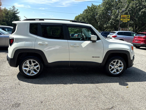 Used 2016 Jeep Renegade Latitude w/ Popular Equipment Group image 6
