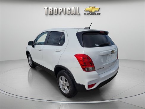 Used 2022 Chevrolet Trax LS w/ Tint and Cruise Package image 3