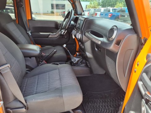 Used 2012 Jeep Wrangler Unlimited Sport w/ Connectivity Group image 13