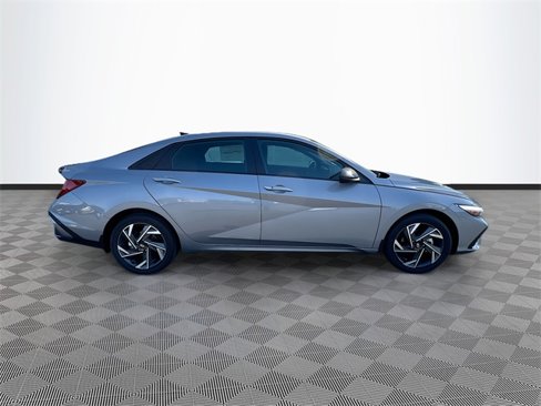 New 2025 Hyundai Elantra SEL image 8