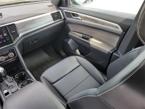 Used 2022 Volkswagen Atlas Cross Sport SE image 18