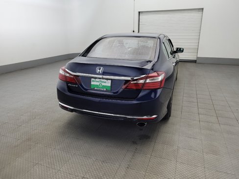 Used 2017 Honda Accord LX image 7