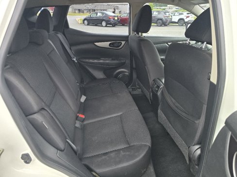 Used 2021 Nissan Rogue Sport S image 11