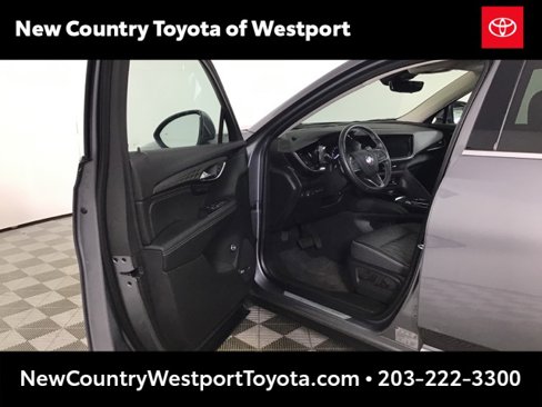 Used 2021 Buick Envision Avenir w/ Technology Package II image 11