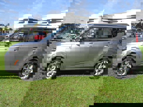 New 2025 Kia Soul LX w/ LX Technology Package image 6