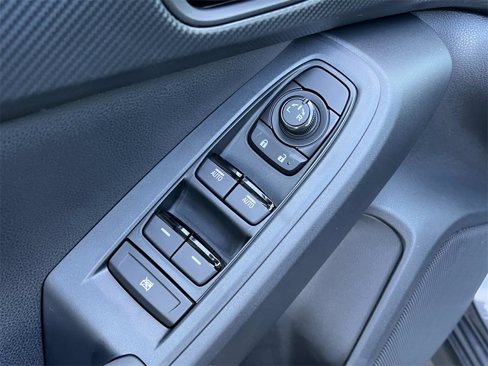 New 2025 Subaru Crosstrek 2.0i image 7
