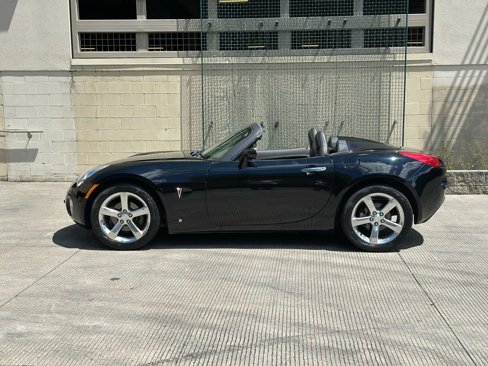 Used 2006 Pontiac Solstice Convertible w/ Premium Package image 5