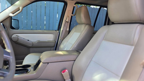 Used 2010 Mercury Mountaineer Premier image 6