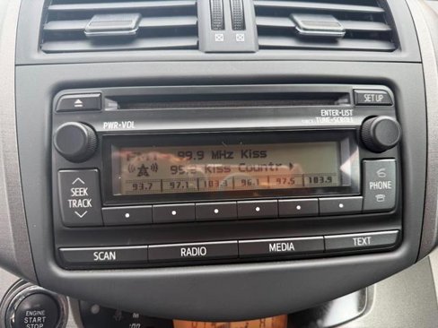 Used 2012 Toyota RAV4 Limited image 19