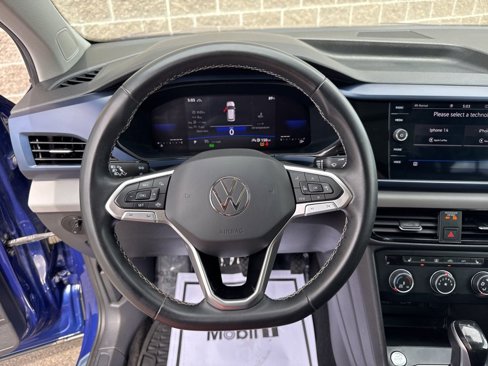 Used 2022 Volkswagen Taos SE w/ Panoramic Sunroof Package image 17