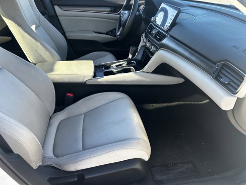 Used 2018 Honda Accord LX image 10