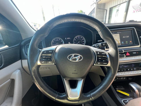 Used 2018 Hyundai Sonata Limited w/ Limited Ultimate Package 03 image 13