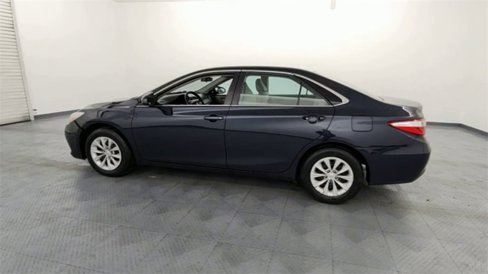 Used 2016 Toyota Camry LE image 6