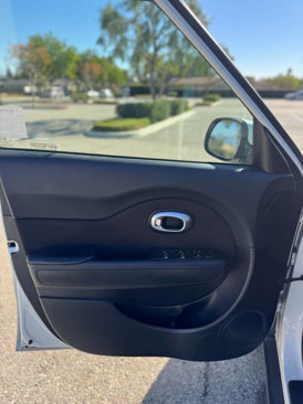 Used 2019 Kia Soul + image 10