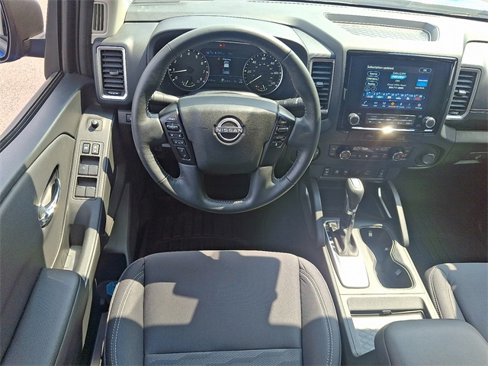 Used 2024 Nissan Frontier SV w/ SV Convenience Package image 2