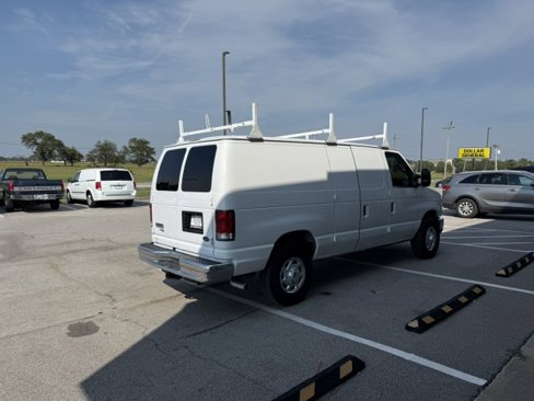 Used 2011 Ford E-350 and Econoline 350 Super Duty image 2