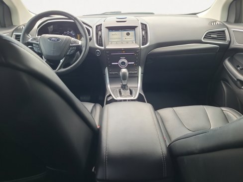 Used 2018 Ford Edge Titanium image 3