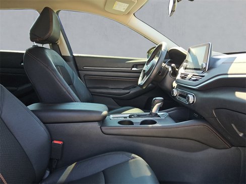 Used 2022 Nissan Altima 2.5 SR image 15