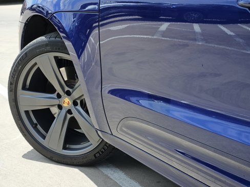 Certified 2025 Porsche Macan S image 18