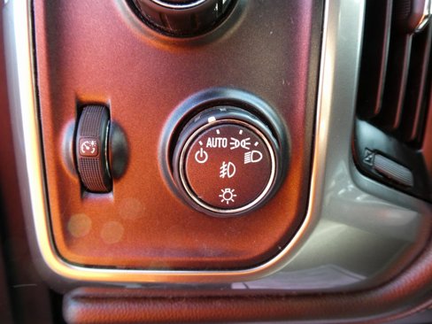 Used 2018 Chevrolet Silverado 1500 LTZ Z71 w/ Midnight Edition image 27