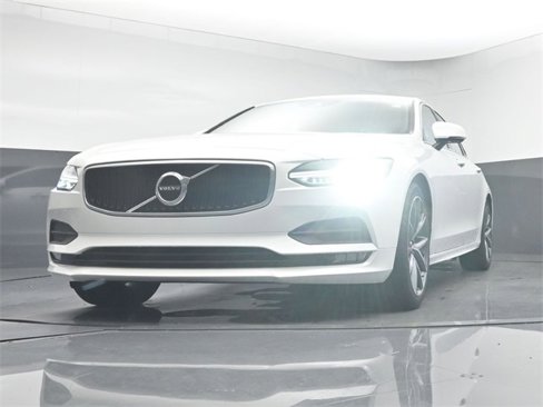 Used 2019 Volvo S90 T6 Momentum image 37