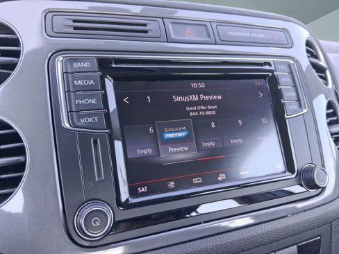 Used 2017 Volkswagen Tiguan S image 24