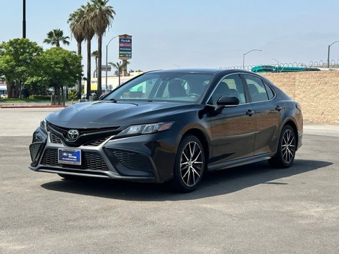 Used 2022 Toyota Camry SE image 6