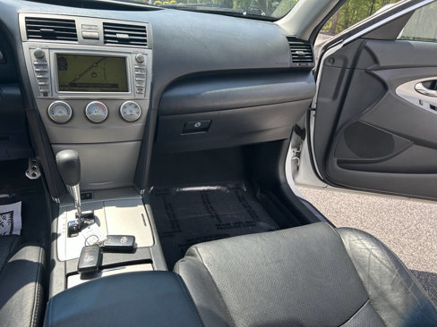 Used 2011 Toyota Camry SE image 30