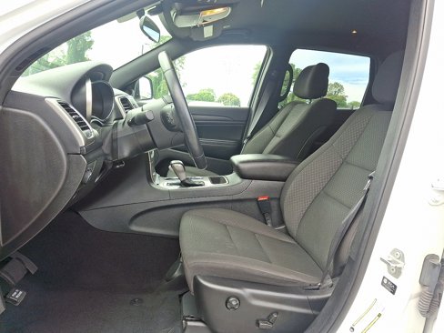 Used 2021 Jeep Grand Cherokee Laredo image 13