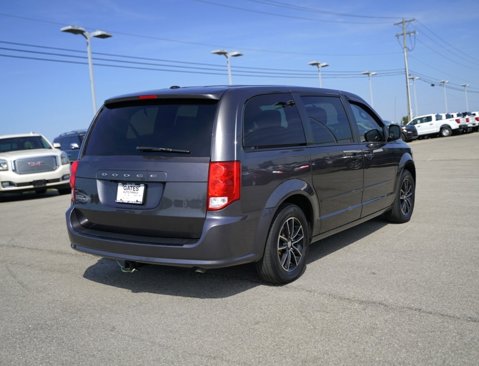 Used 2017 Dodge Grand Caravan SE image 6