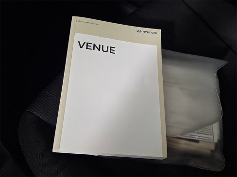 Used 2020 Hyundai Venue SE image 30