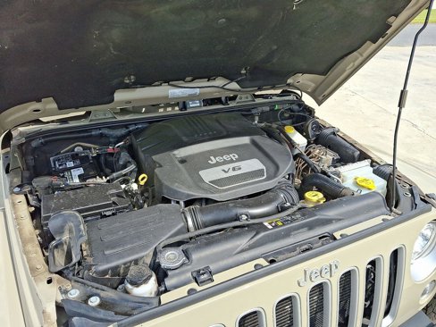 Used 2017 Jeep Wrangler Sahara w/ Connectivity Group image 29