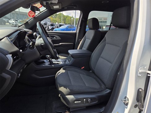 Used 2023 Chevrolet Traverse LT image 12